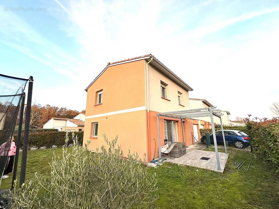 Maison à LA SALVETAT-SAINT-GILLES