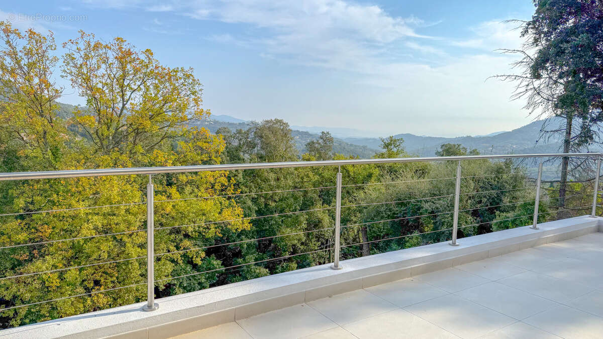 Maison à LES ADRETS-DE-L&#039;ESTEREL