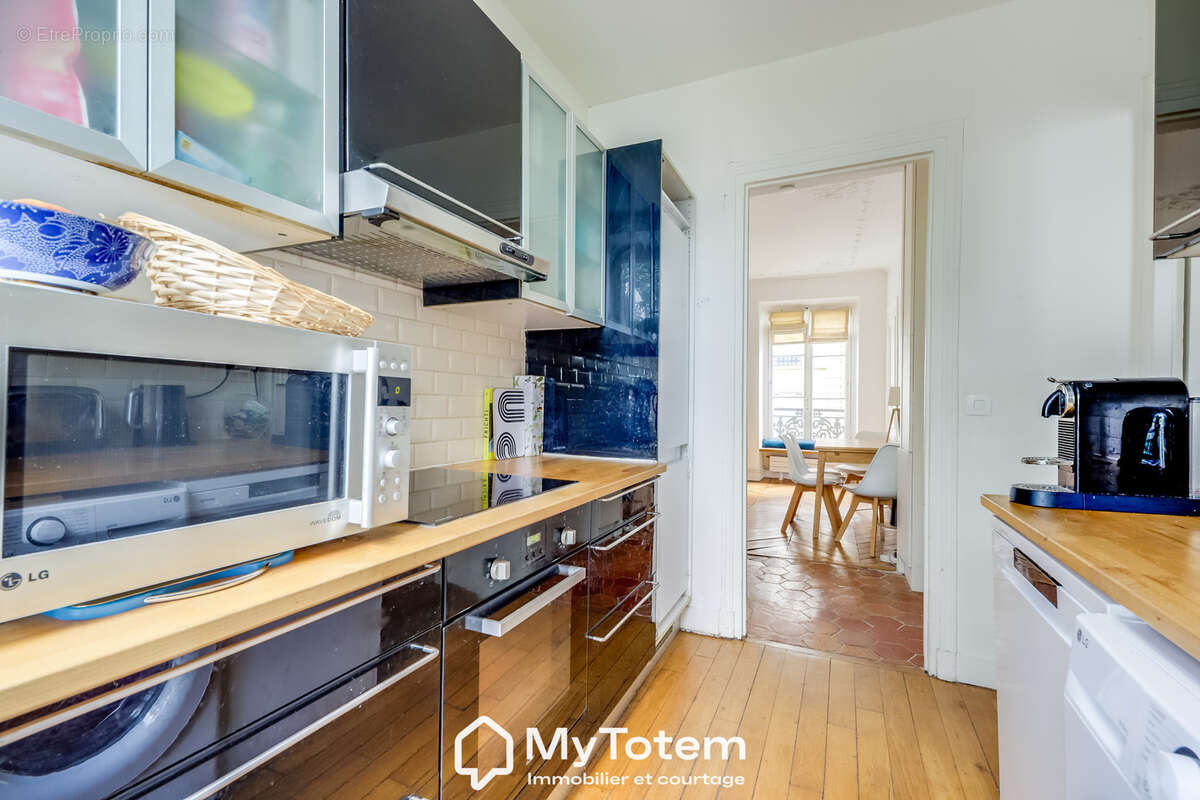 Appartement à PARIS-17E