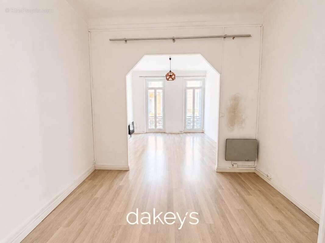 Appartement à MARSEILLE-6E