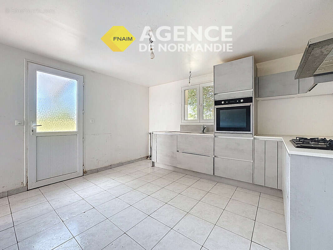 Maison à MONTREUIL-L&#039;ARGILLE