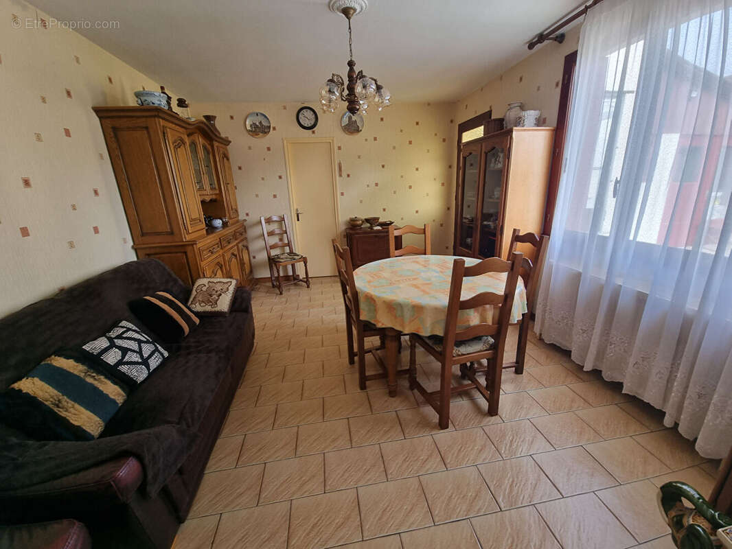 Maison à VARENNES-VAUZELLES