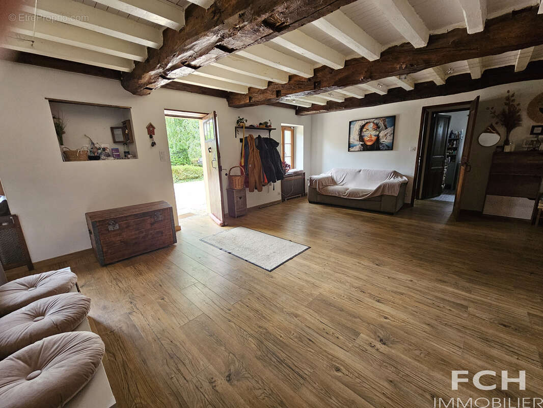 Maison à SAINT-PRIEST-BRAMEFANT