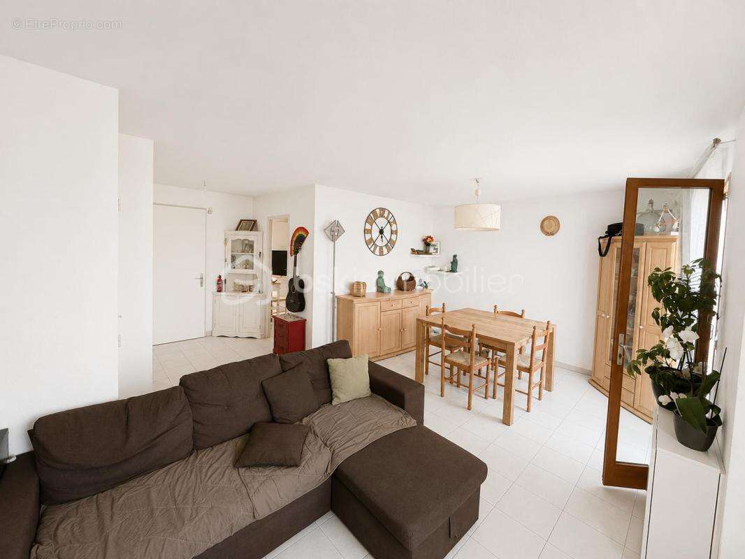 À saisir – Maison familiale 3 chambres avec garage, jardin et agréable cadre de vie - photo 2