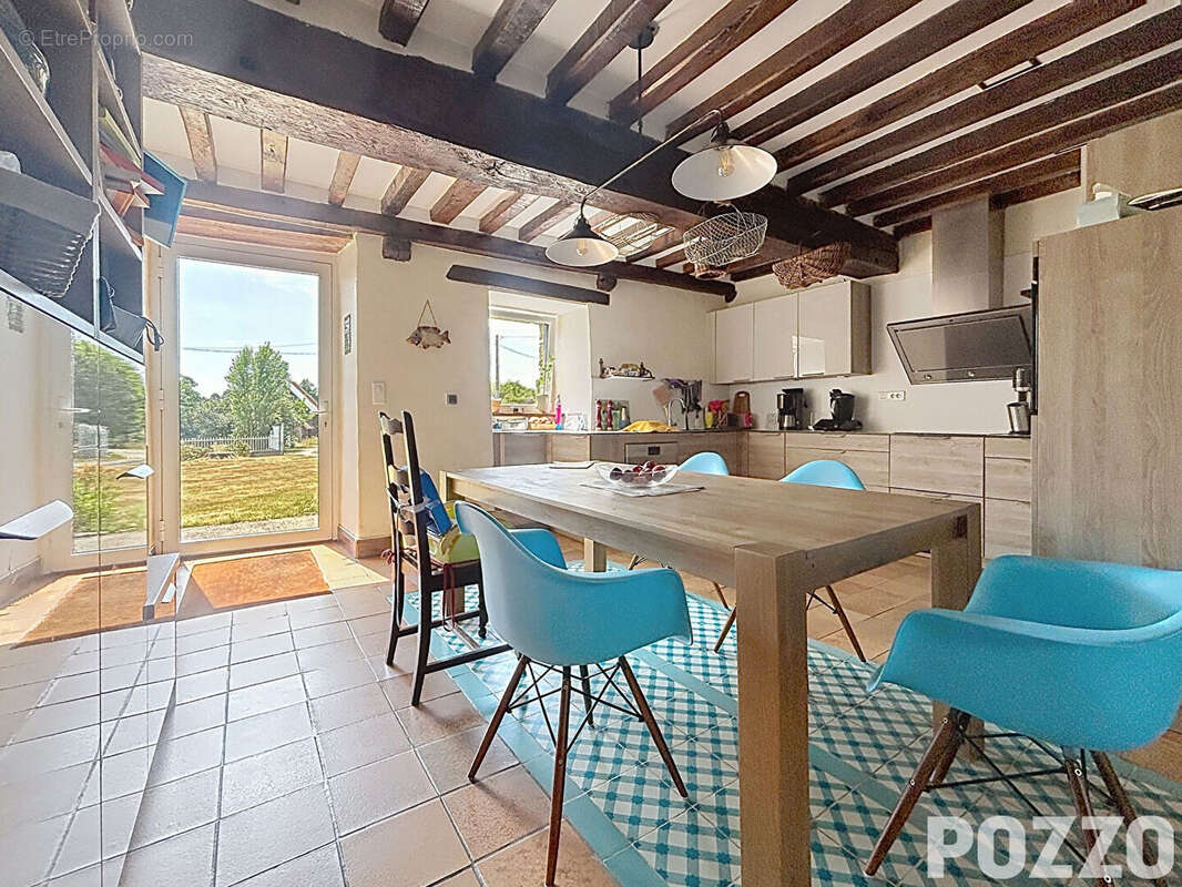 A Vendre - Marcilly - Maison 9 pièce(s) 255 m² - photo 9