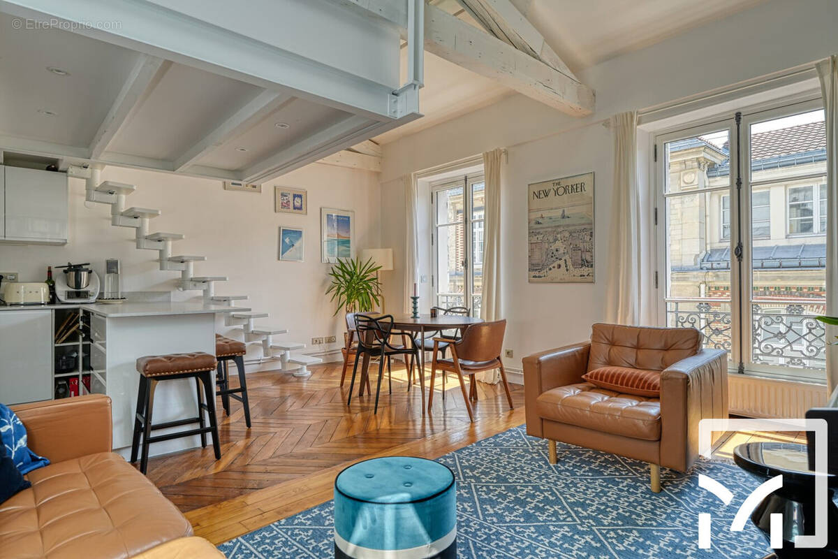 Appartement à PARIS-17E