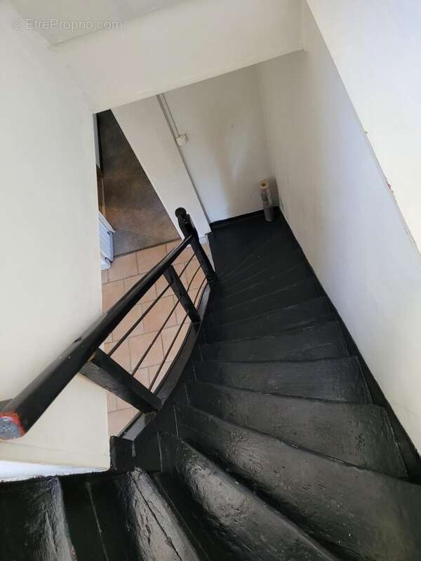 Maison à AVESNES-SUR-HELPE