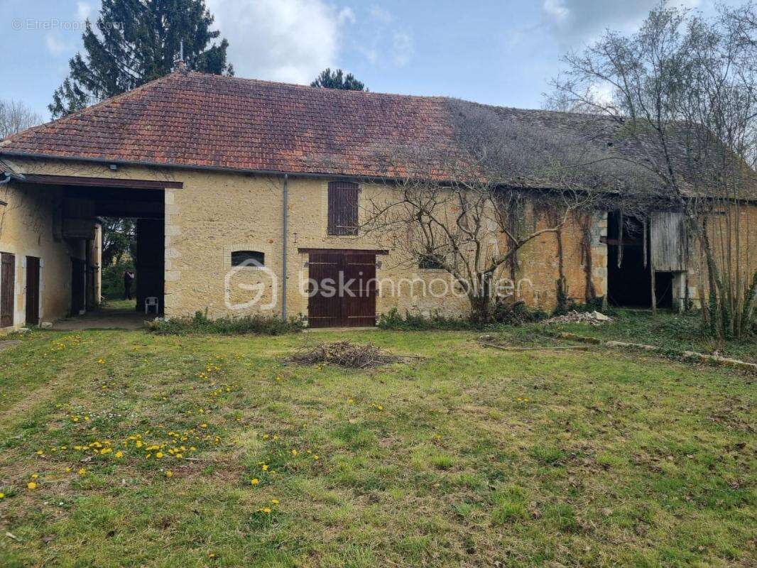 Grande longère avec dépendances sur parcelle de 4700 m² – Nogent-le-Bernard (35 min du Mans) - photo 5