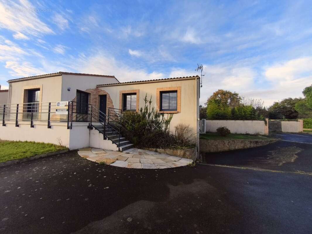 Maison à LES HERBIERS