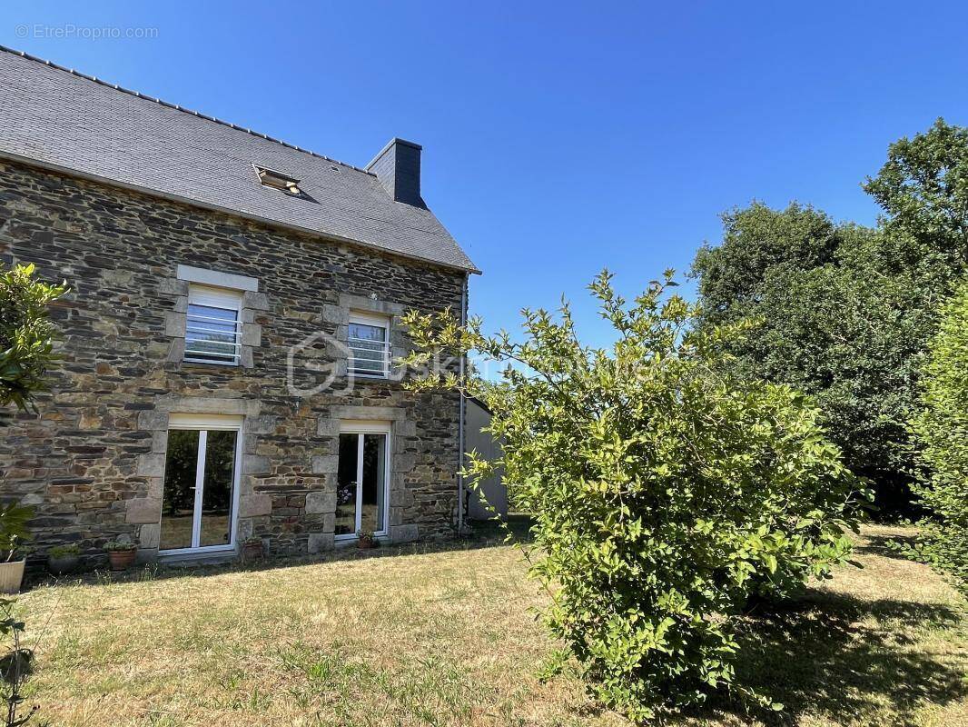 Maison à LOYAT