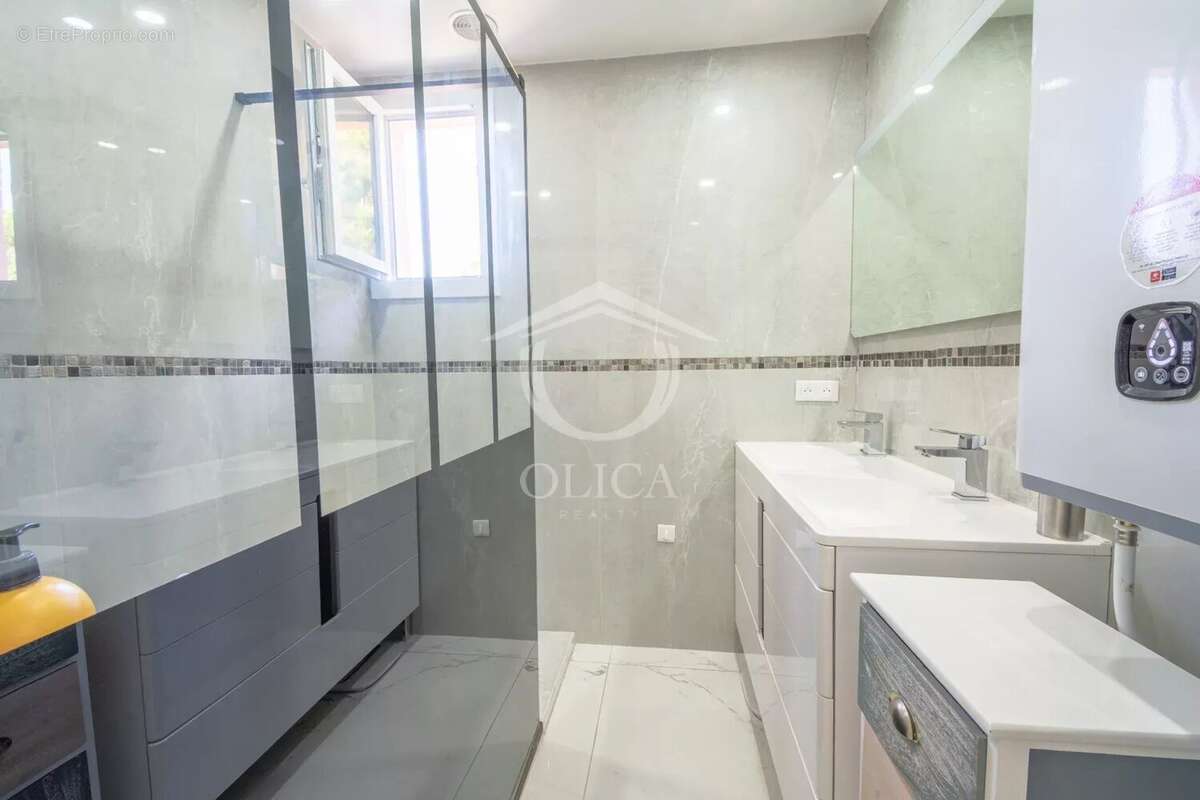 Appartement à VILLENEUVE-LOUBET