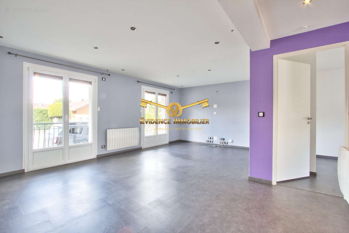 Appartement à GRIGNON