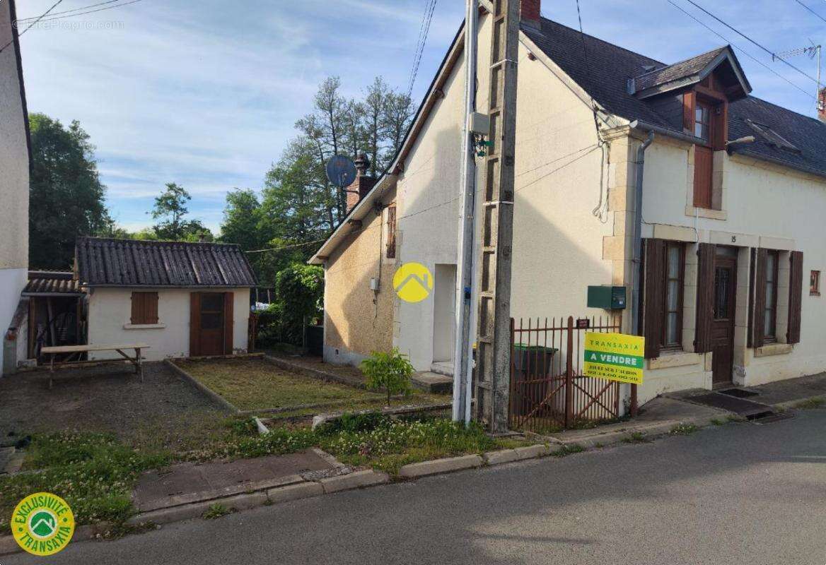 Maison à JOUET-SUR-L'AUBOIS