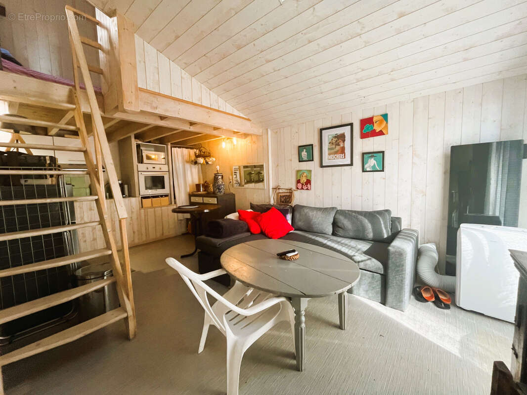 Maison à MESCHERS-SUR-GIRONDE