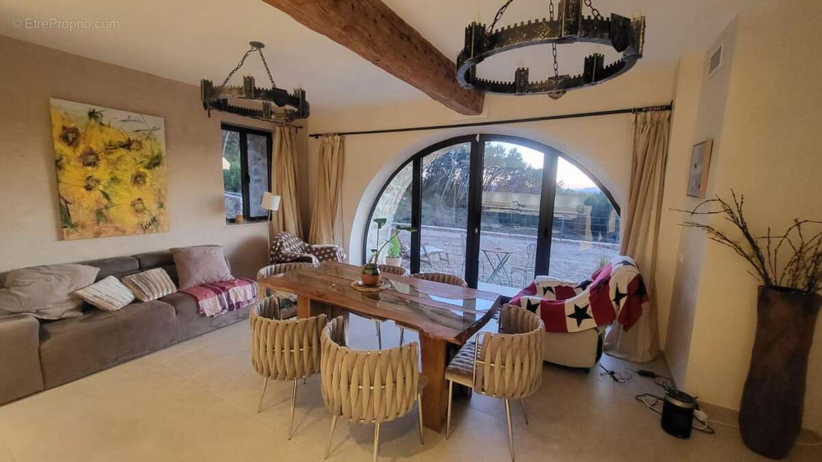 Terrain à TOURRETTES