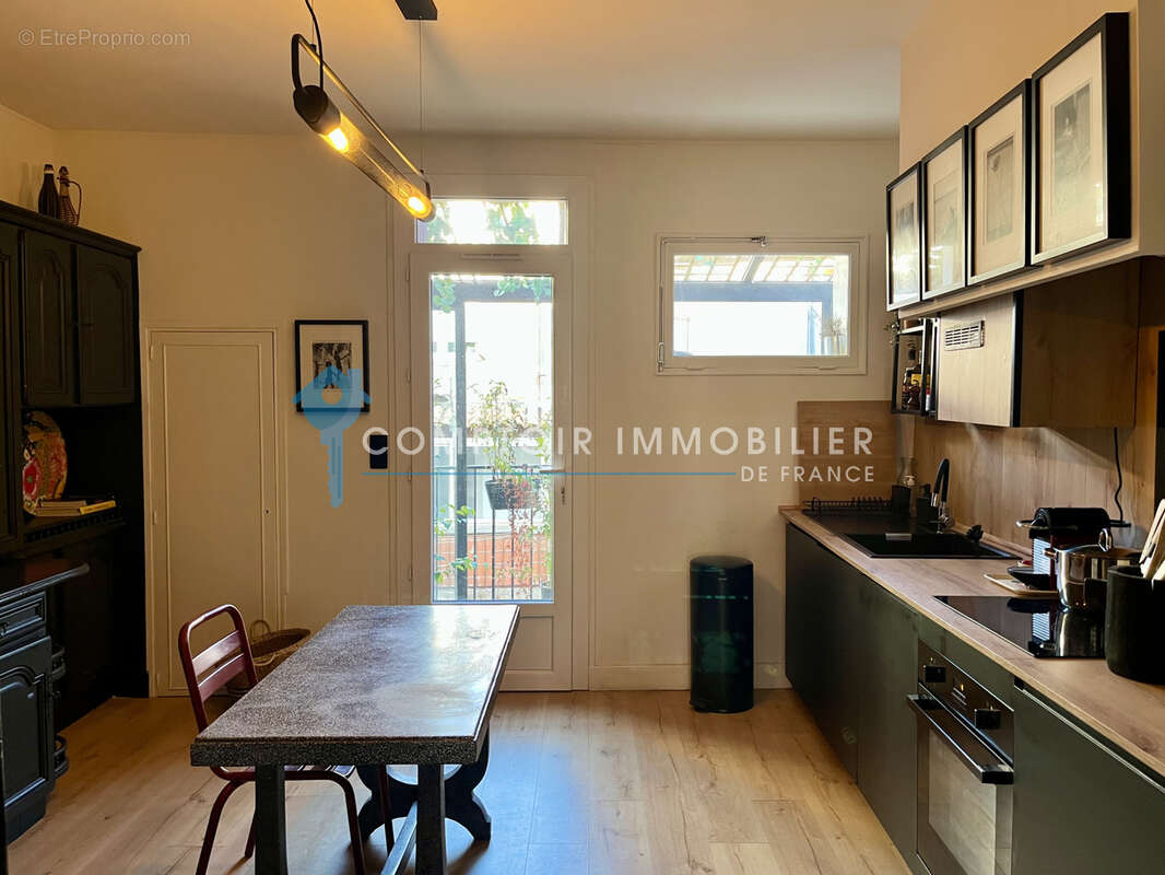 Grand T3 103m2, coeur de ville de Sete balcons et vue port - photo 6