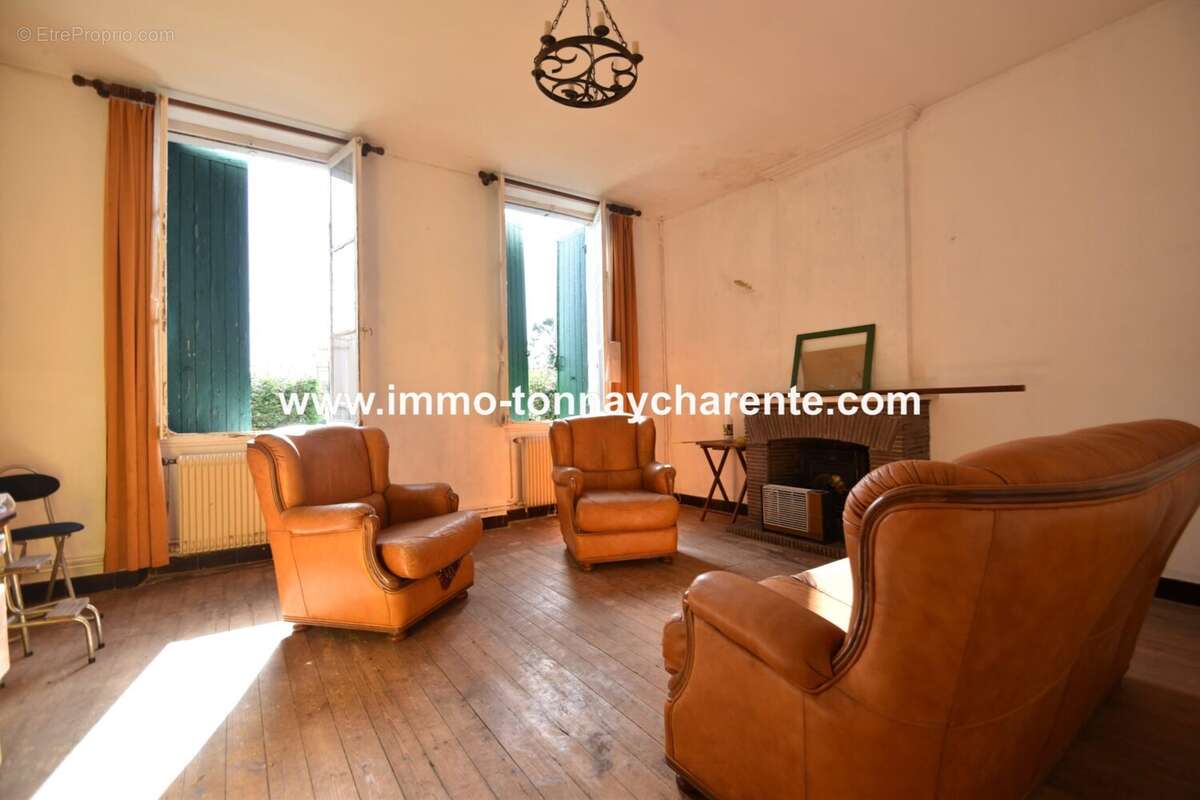 Maison à TONNAY-CHARENTE