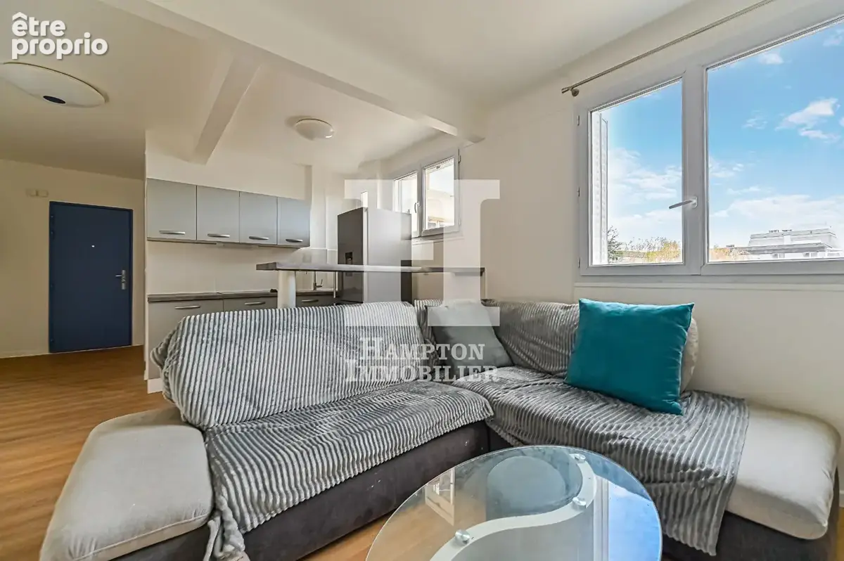 Exclusivité. Gare de l'Est / Square Verdun. Appartement 2 pièces de 43.42 m2 - photo 2