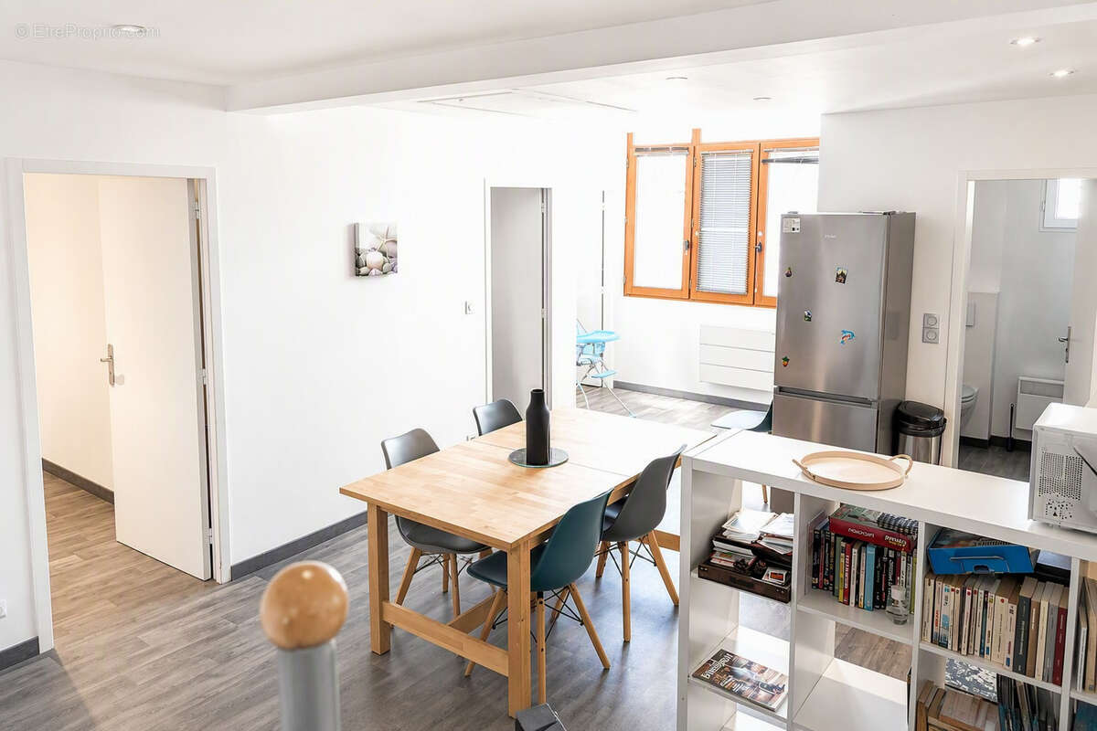 Appartement T3 dans une petite copropriété situé quartier Chartrons ! - photo 2