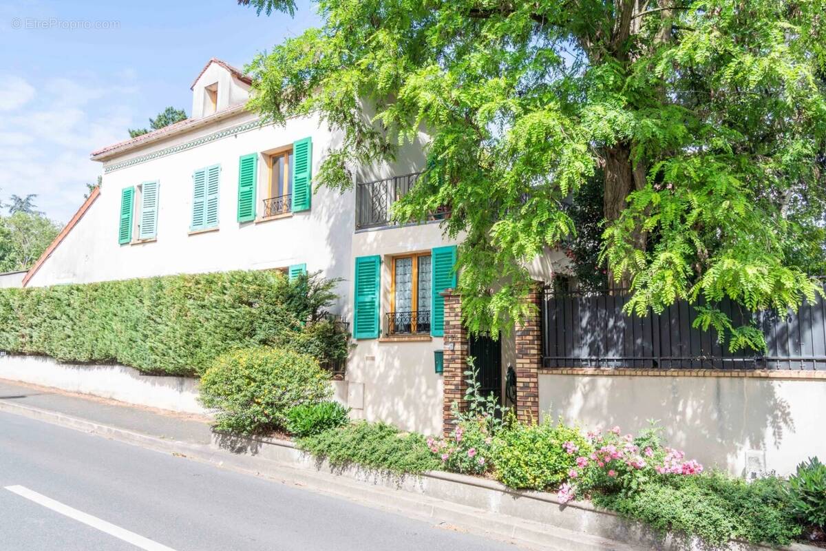 Maison à DEUIL-LA-BARRE