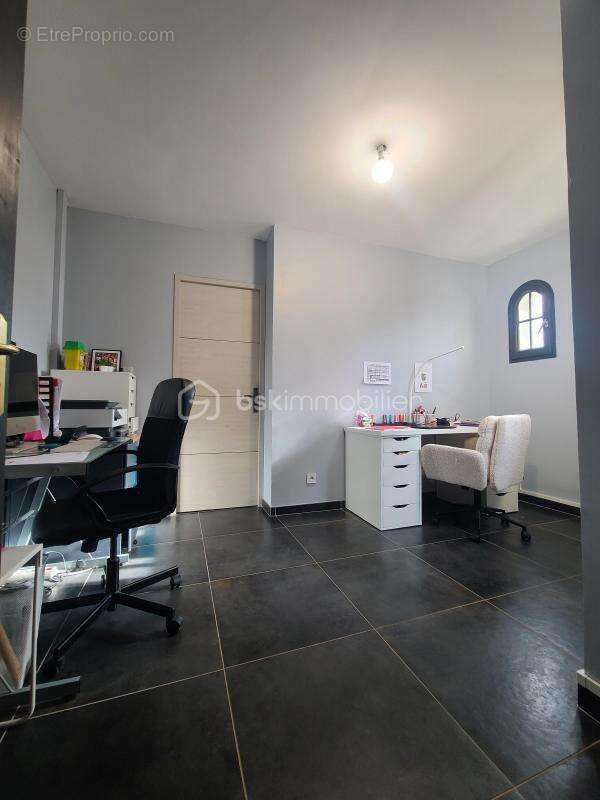 Maison à EVRY-GREGY-SUR-YERRE