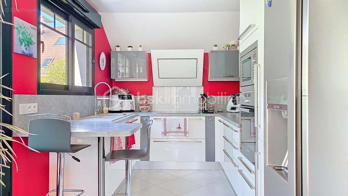 Appartement à CHEVRY-COSSIGNY