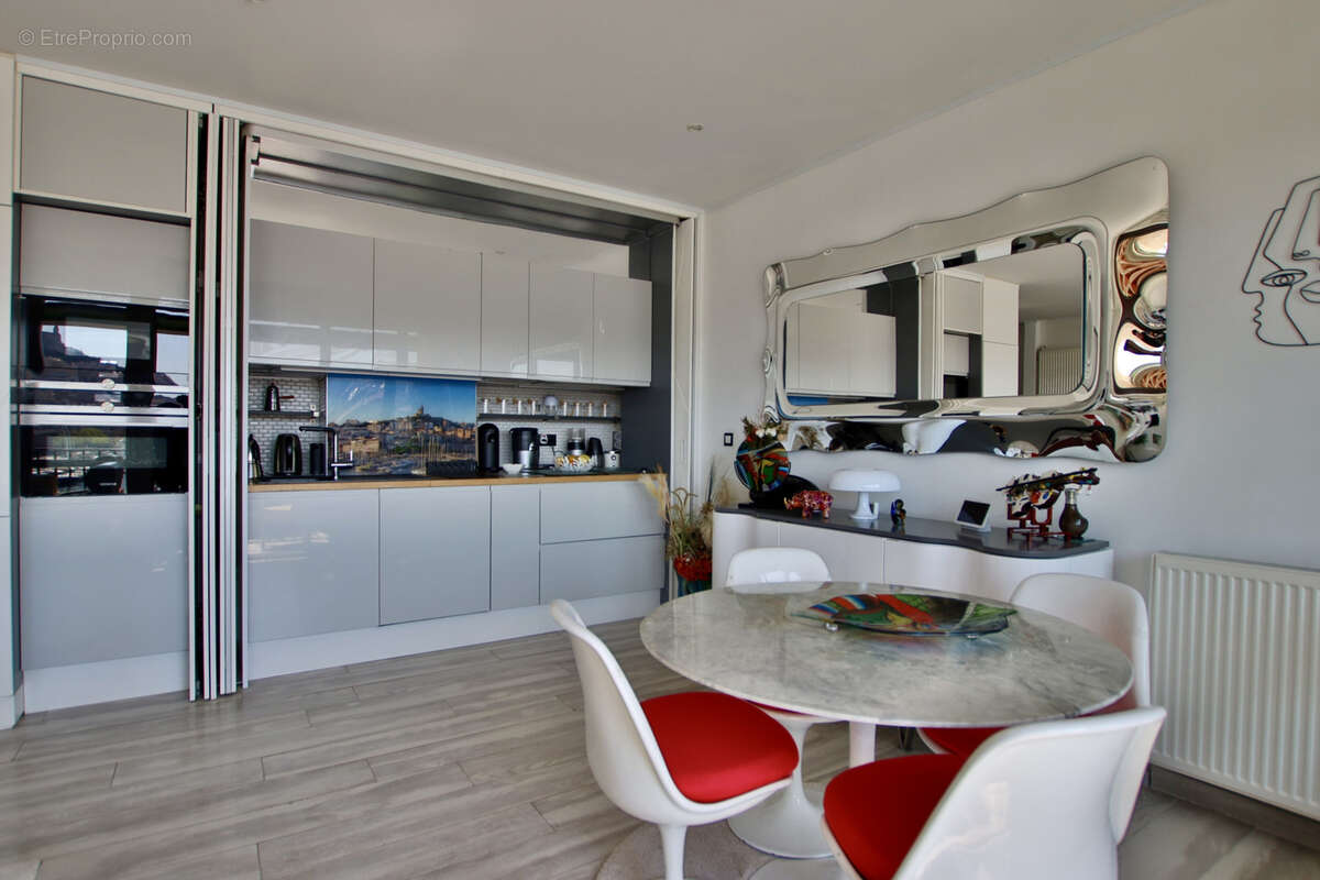 Appartement à MARSEILLE-2E