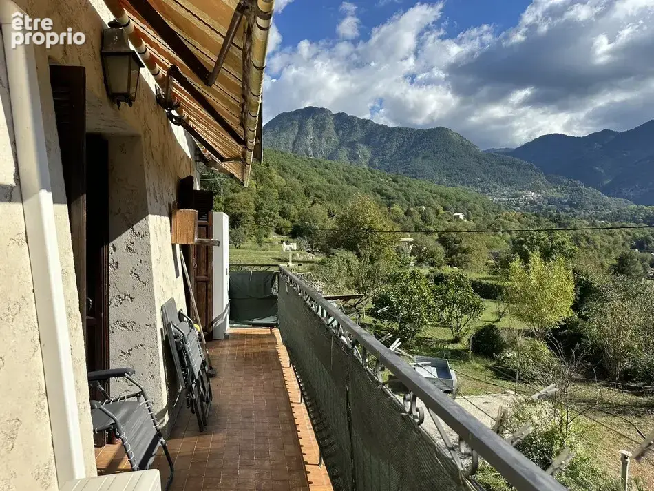 Jolie Maison avec dépendances et terrain - photo 9