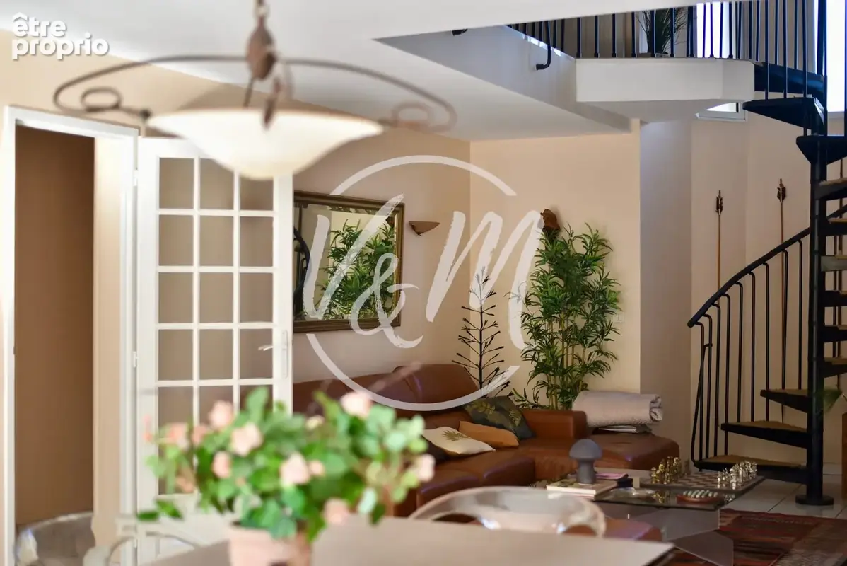 Maison 5 pièces 135 m² à vendre à Ares (33740) - photo 4