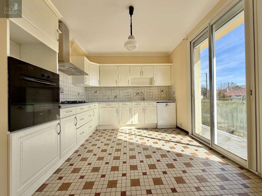 Maison à VILLEFRANCHE-DE-ROUERGUE