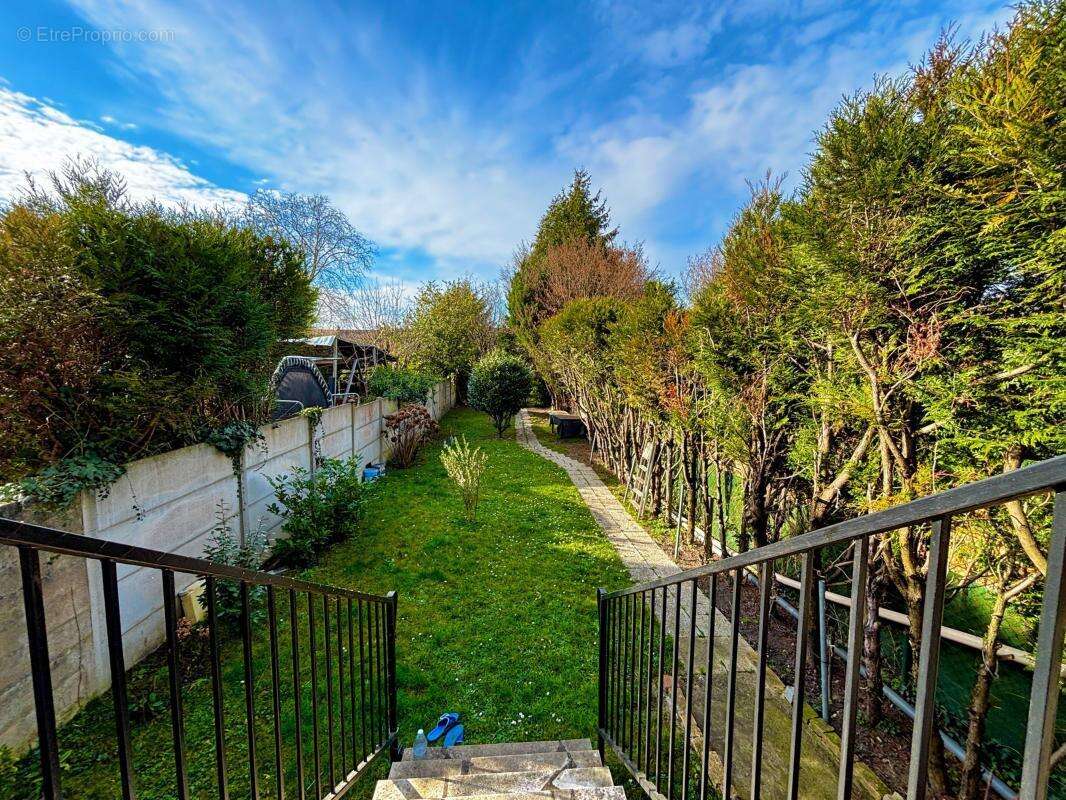 Maison à LIVRY-GARGAN