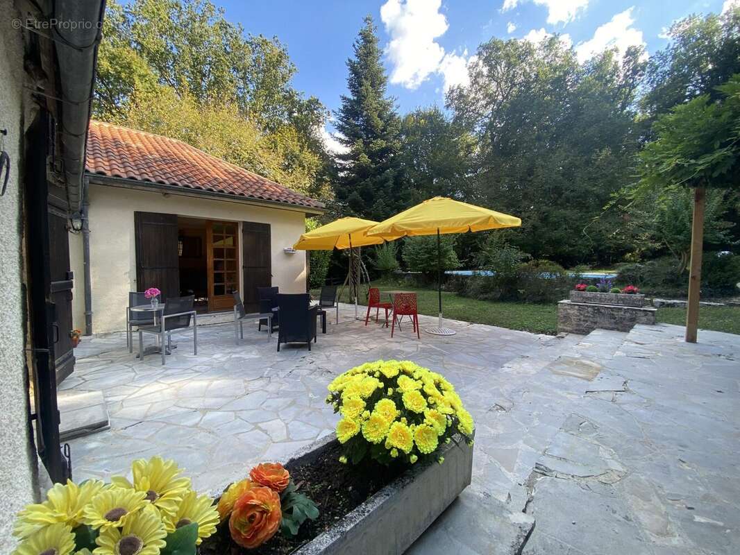 Maison 195 m² à La Douze  - photo 9