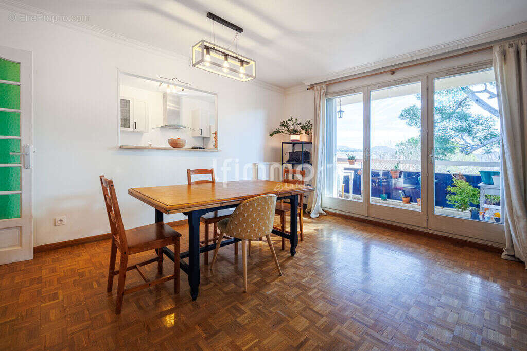 Appartement à MARSEILLE-12E