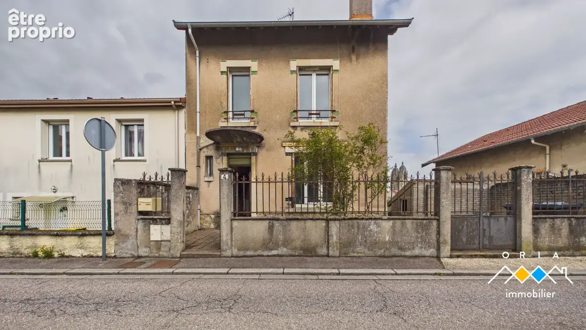 ST-NICOLAS-DE-PORT - Maison de ville avec joli potentiel - photo 2