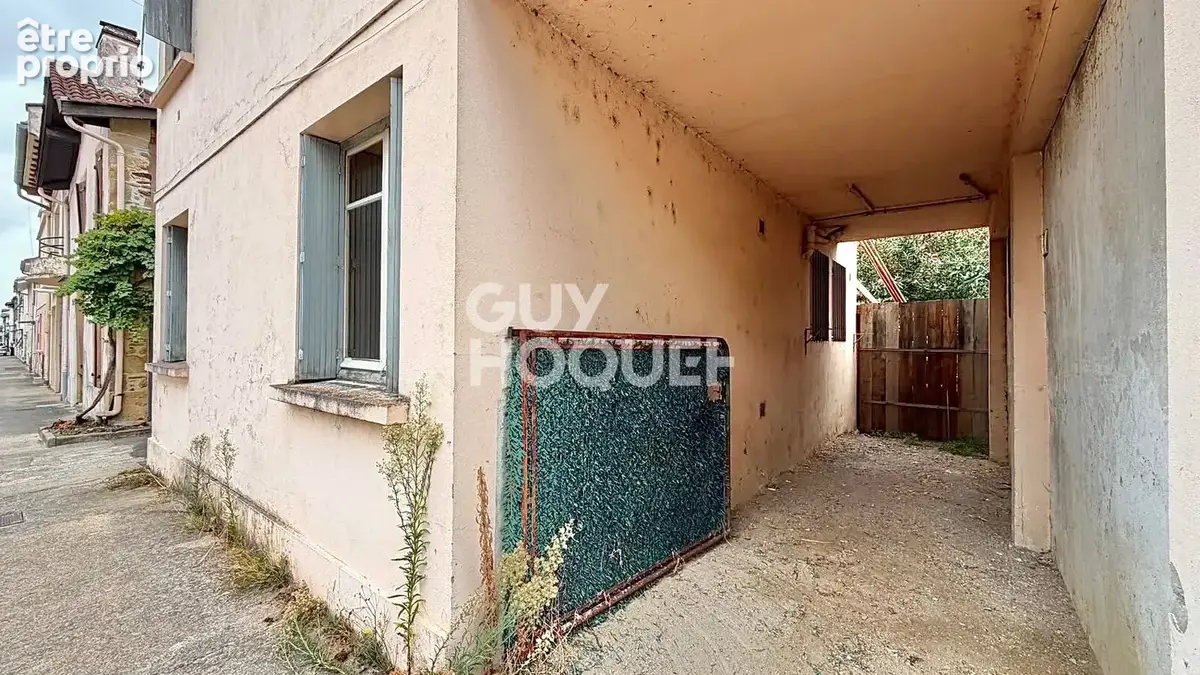 Maison en centre-ville, à rénover, 3 chambres et une cour intérieure - photo 9