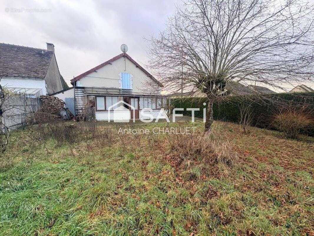 Maison 80 m² à Saint-Genou  - photo 9