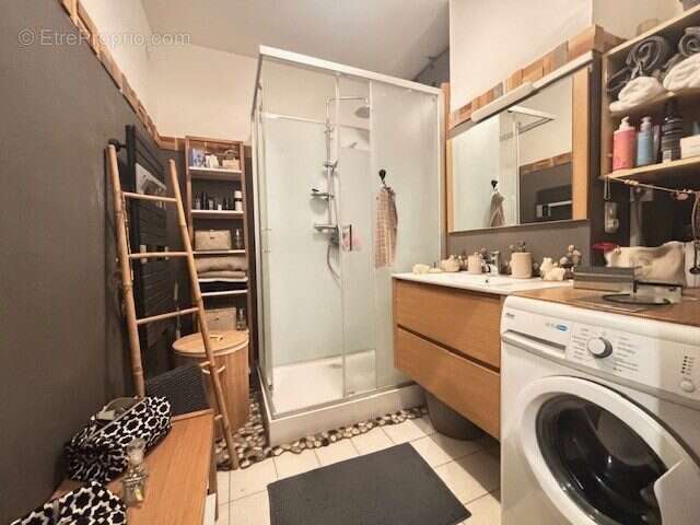 Appartement à SAINT-GENEST-LERPT