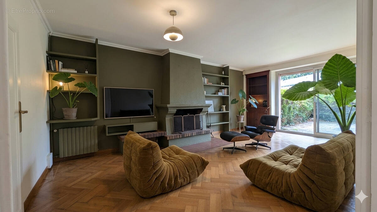 Maison à SAINTE-LUCE-SUR-LOIRE