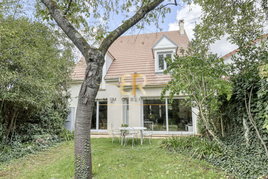 Maison à SAINT-MAUR-DES-FOSSES