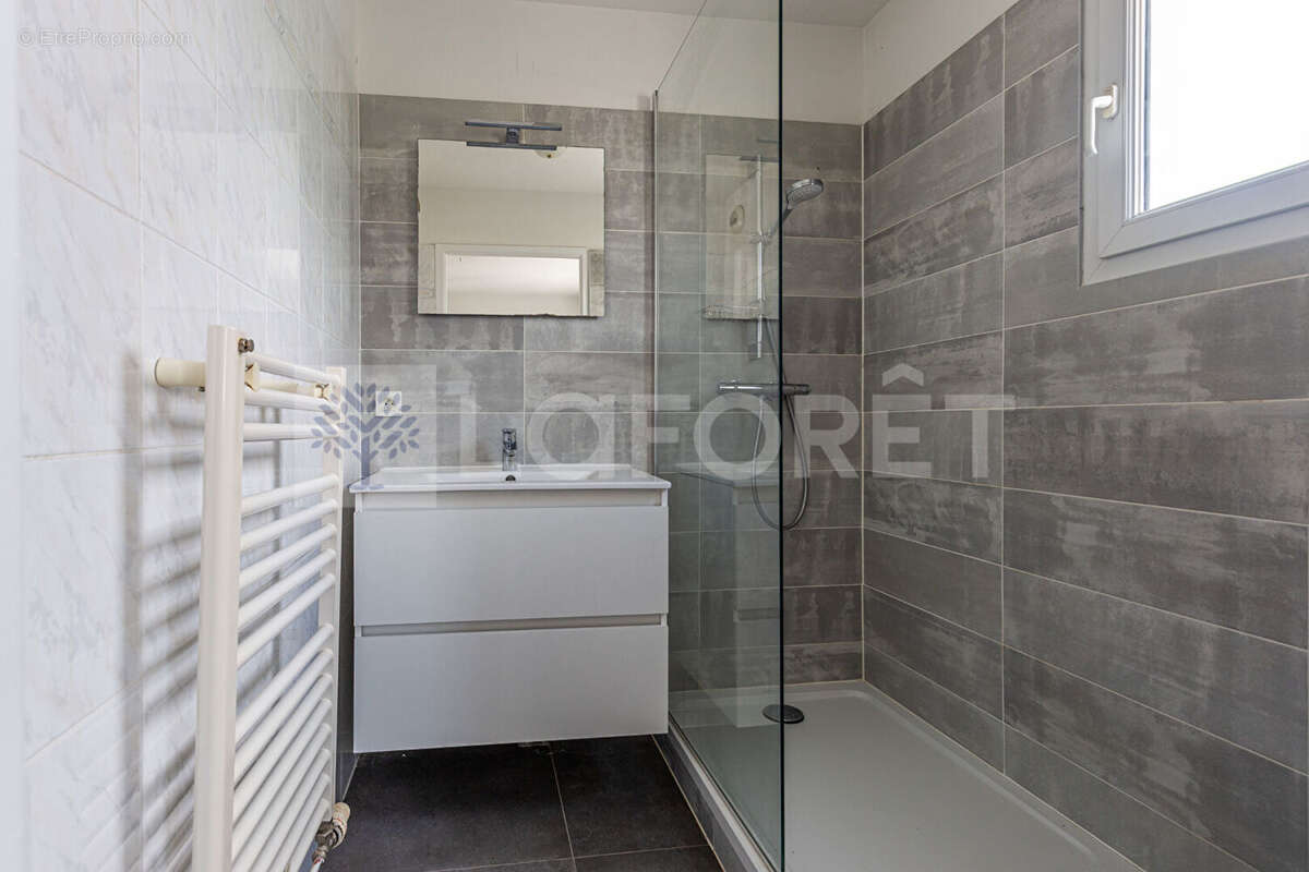 Agence immobiliere laforet - "glycine" - annecy - appartement t2 de 44,57m² - balcon - cave - garage en option - photo 7