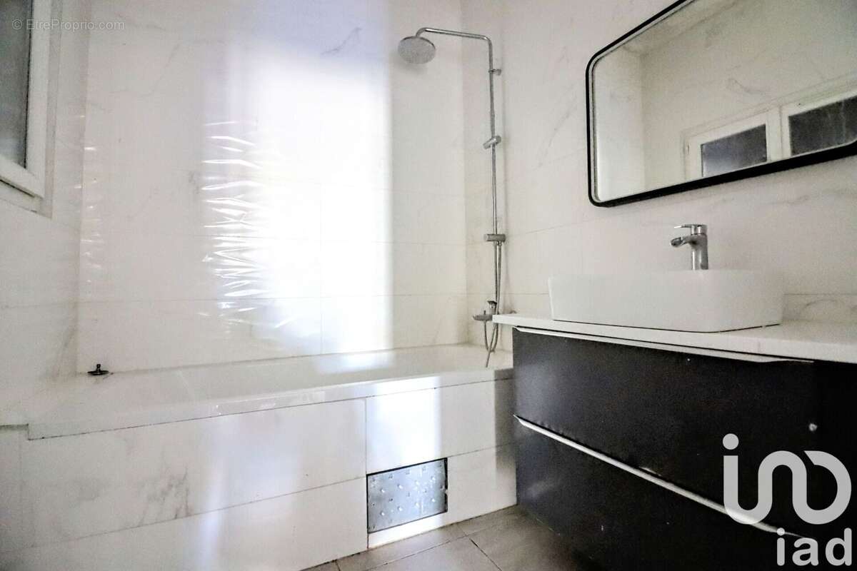 Photo 6 - Appartement à LYON-8E