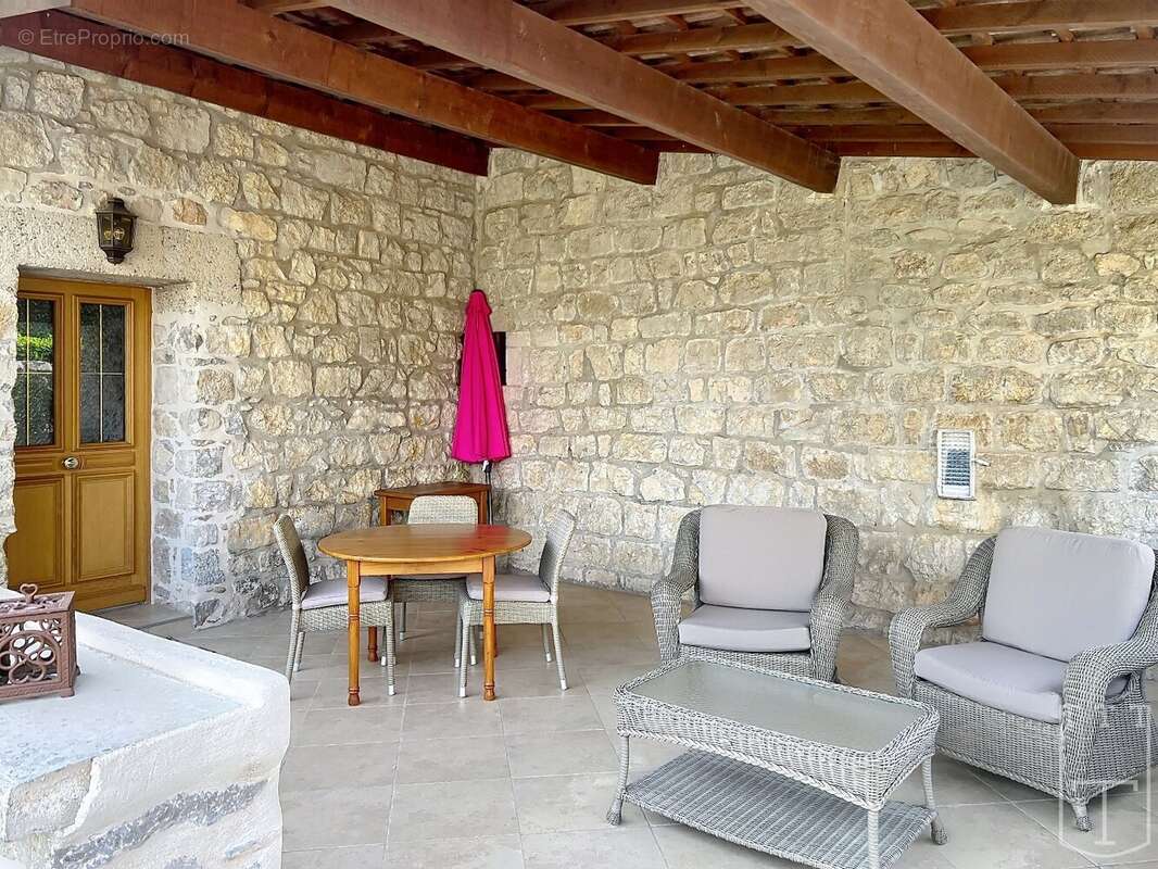 Maison à SAINT-ALBAN-AURIOLLES