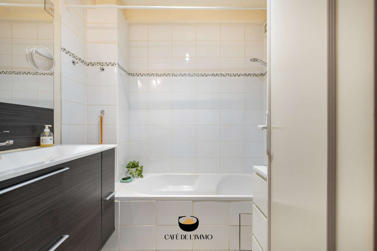 Appartement à MARSEILLE-6E