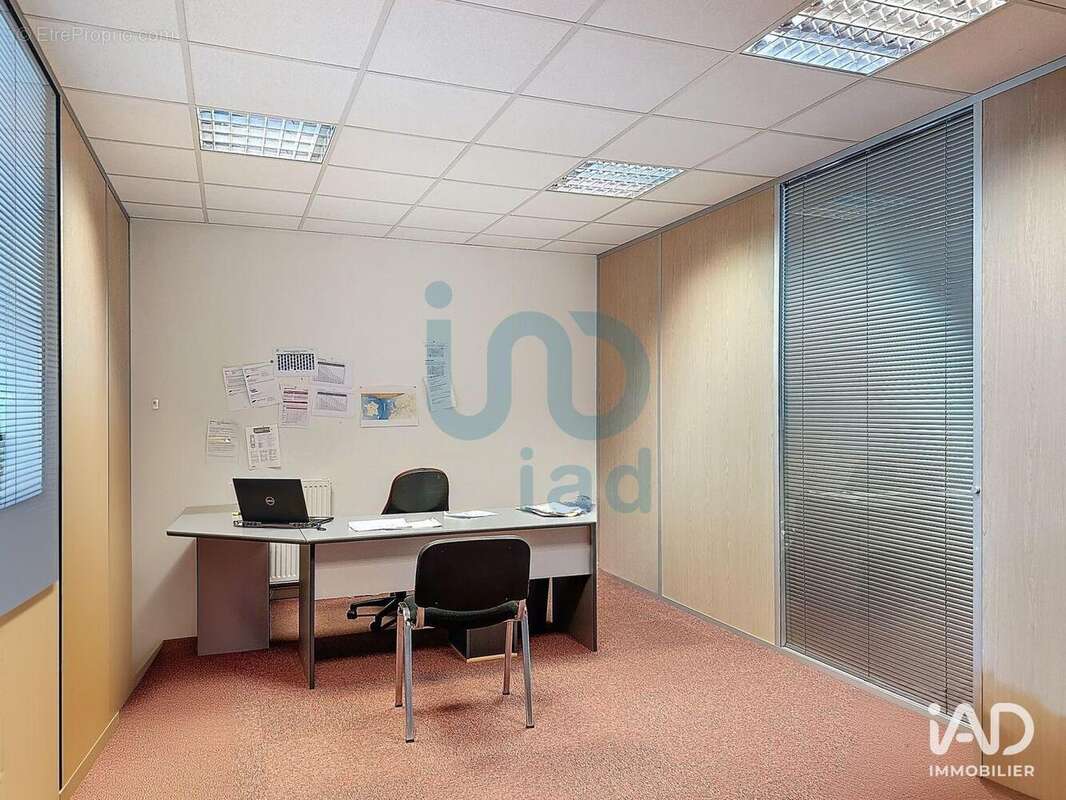 Photo 5 - Commerce à QUINCY-VOISINS