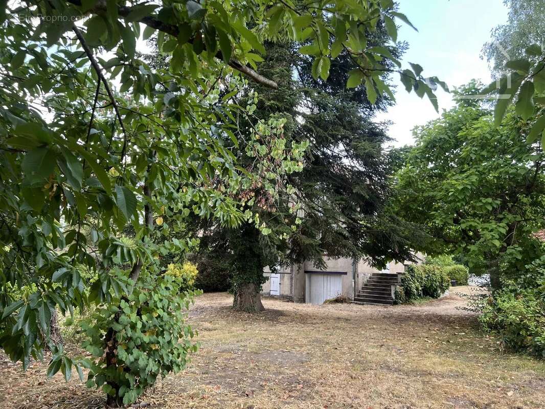 Maison familiale de 125 m² Habitables et une belle dépendance de charme - photo 19