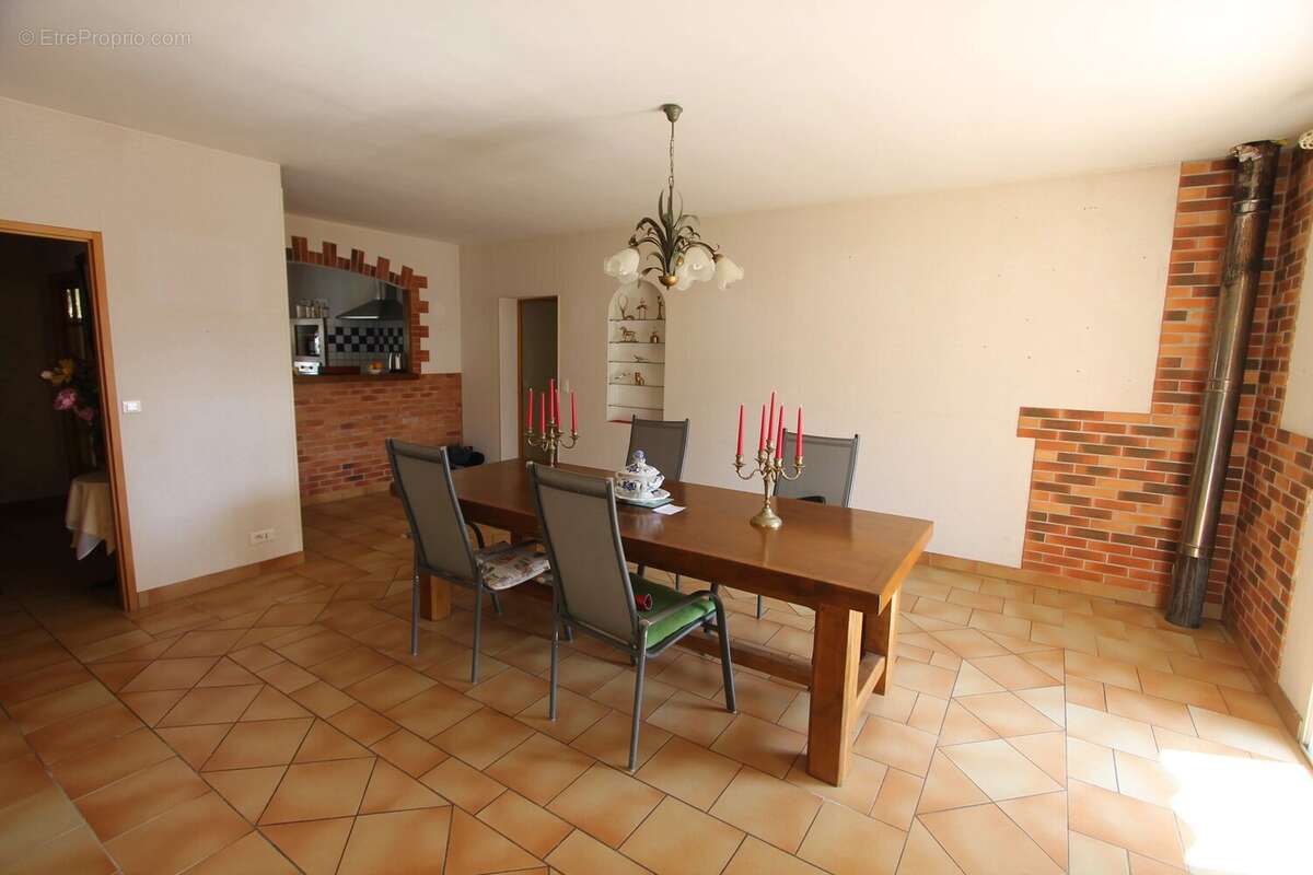 Maison à SAINT-PIERRE-D'EYRAUD