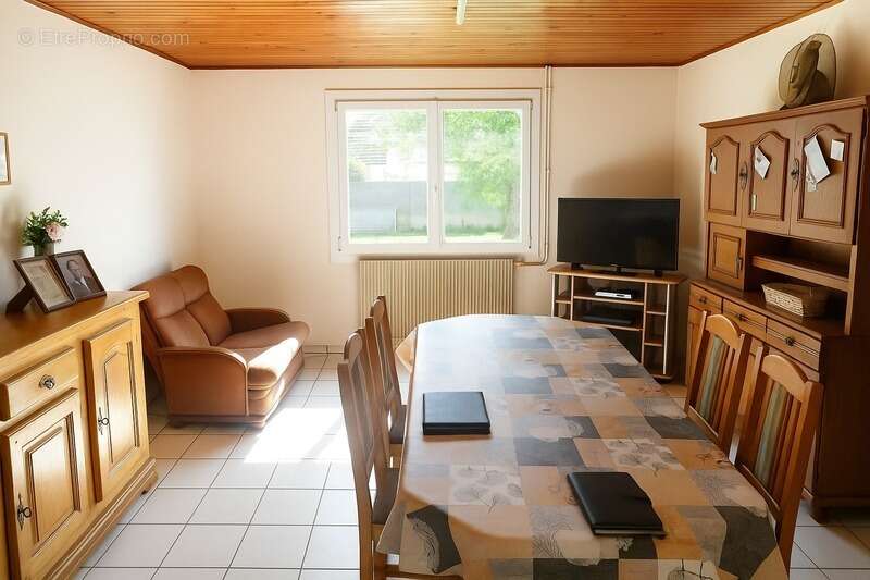  Maison familiale de plain-pied avec grand jardin – Les Essards-Taignevaux (39120) - photo 7