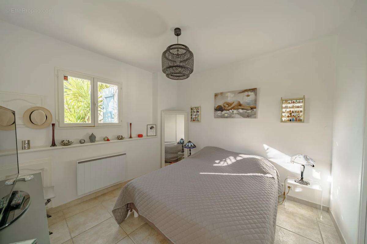 Maison à CUGES-LES-PINS