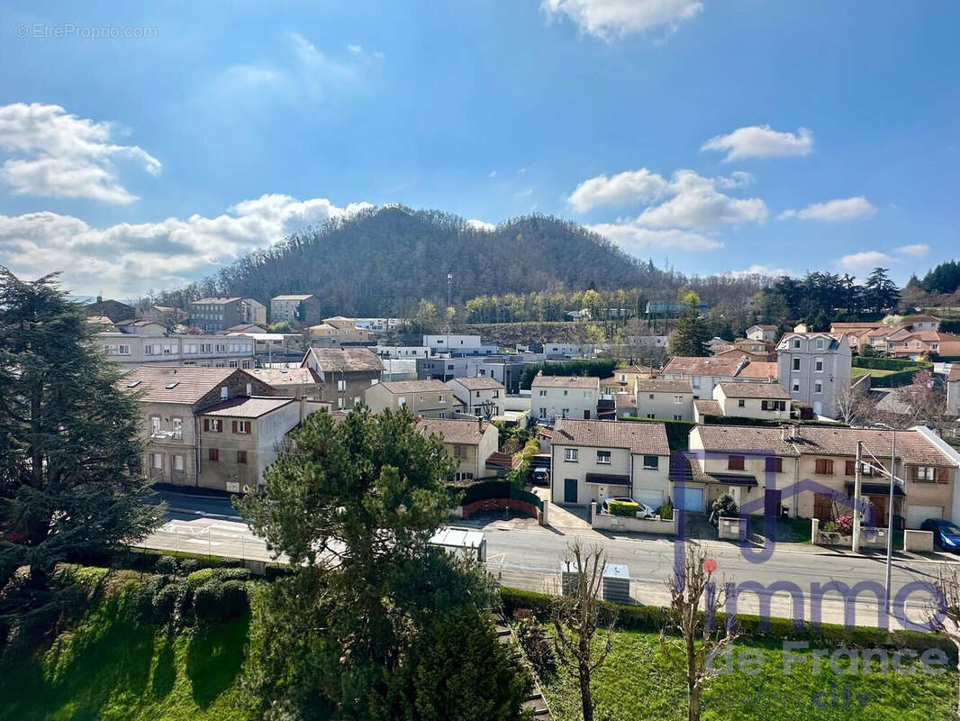 Appartement à SAINT-ETIENNE