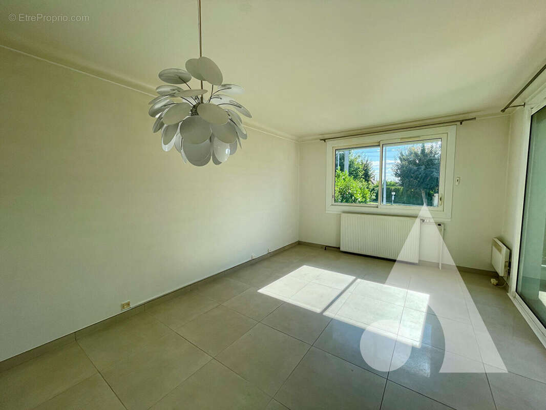 Maison à PONT-SAINTE-MARIE